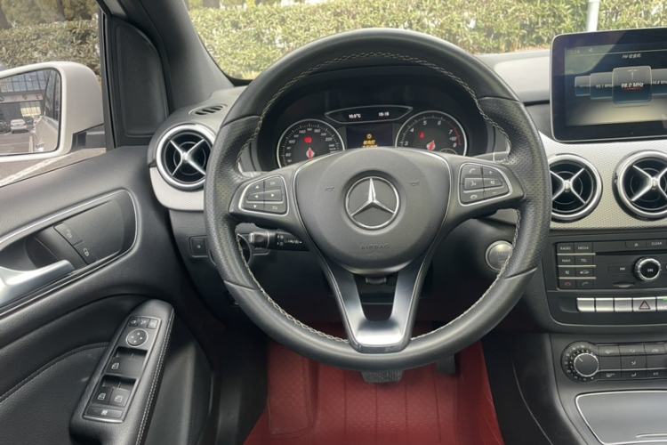 Used Mercedes-Benz B-Class 2017 B 200 Sport Edition Steering Wheel
