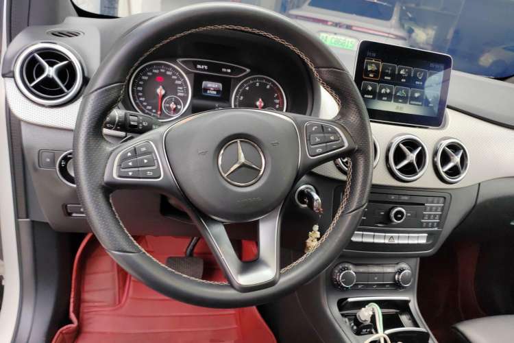 Used Mercedes-Benz B-Class 2017 B 200 Sport Edition Steering Wheel