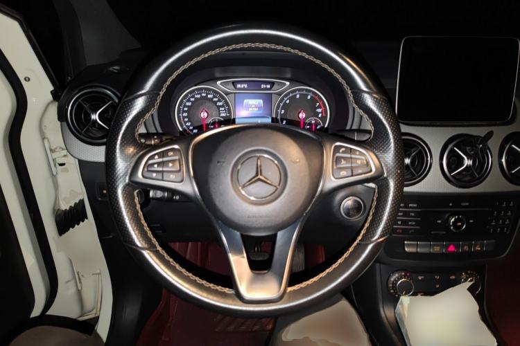Used Mercedes-Benz B-Class 2017 B 200 Sport Edition Steering Wheel