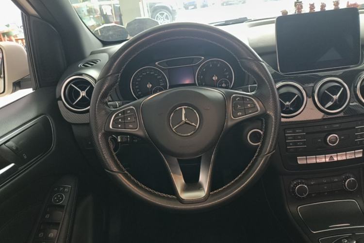 Used Mercedes-Benz B-Class 2017 B 200 Sport Edition Steering Wheel