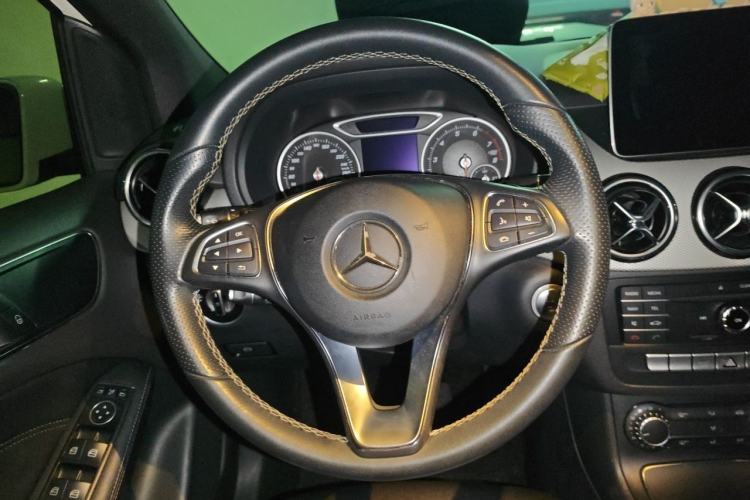 Used Mercedes-Benz B-Class 2017 B 200 Sport Edition Steering Wheel