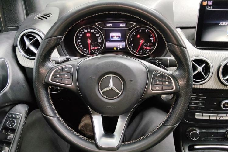 Used Mercedes-Benz B-Class 2017 B 200 Sport Edition Steering Wheel