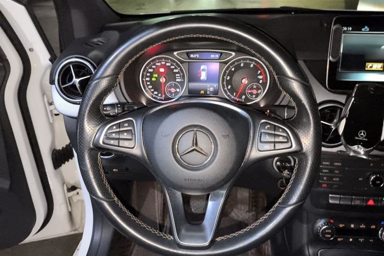 Used Mercedes-Benz B-Class 2017 B 200 Fashion Model Steering Wheel