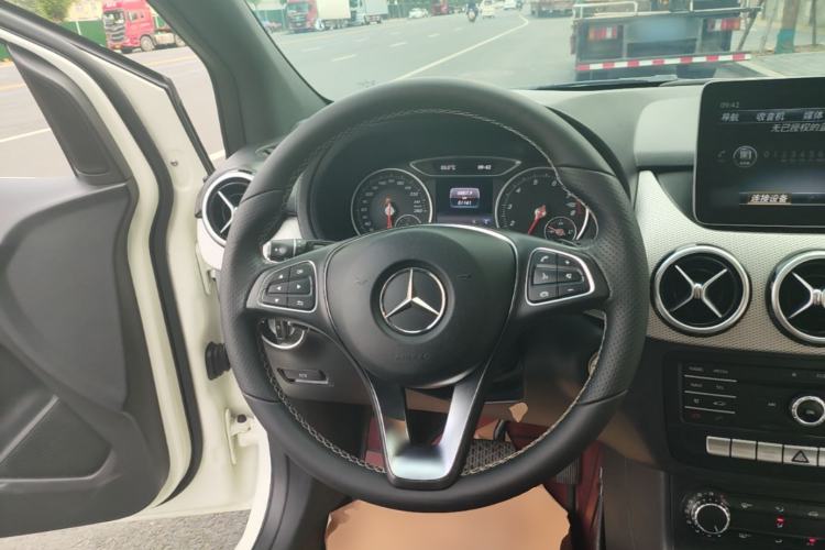 Used Mercedes-Benz B-Class 2017 B 200 Sport Edition Steering Wheel