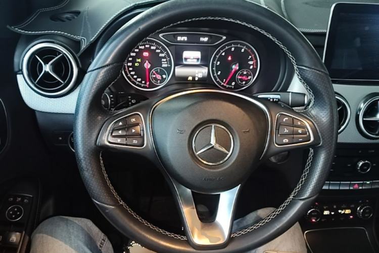 Used Mercedes-Benz B-Class 2017 B 200 Fashion Model Steering Wheel
