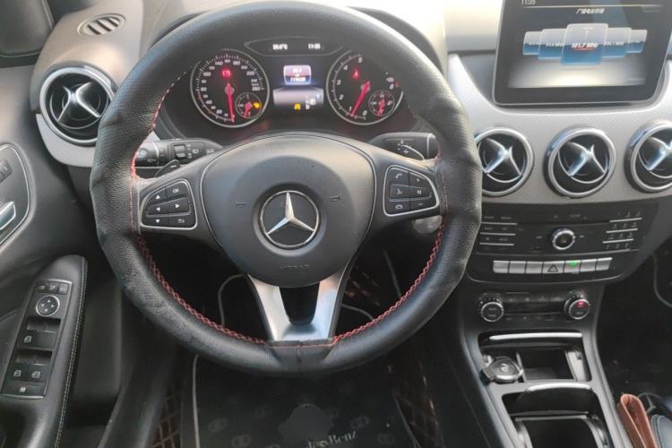 Used Mercedes-Benz B-Class 2017 B 200 Fashion Model Steering Wheel