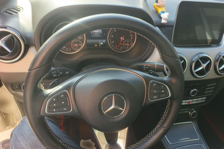 Used Mercedes-Benz B-Class 2017 B 200 Sport Edition Steering Wheel