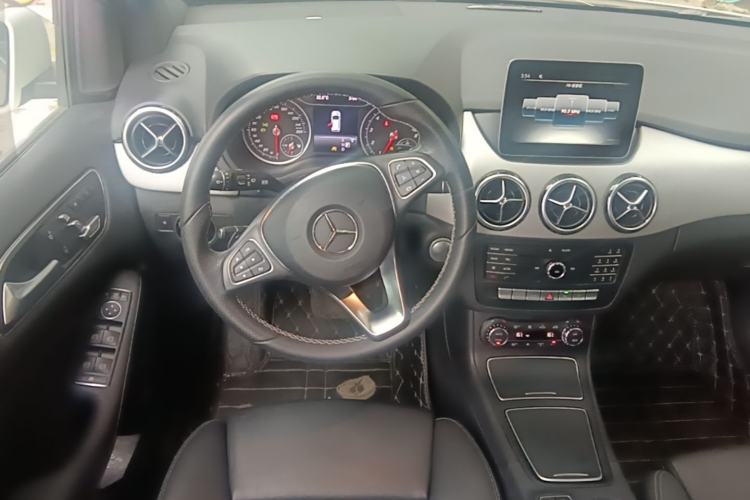 Used Mercedes-Benz B-Class 2017 B 200 Fashion Model Steering Wheel