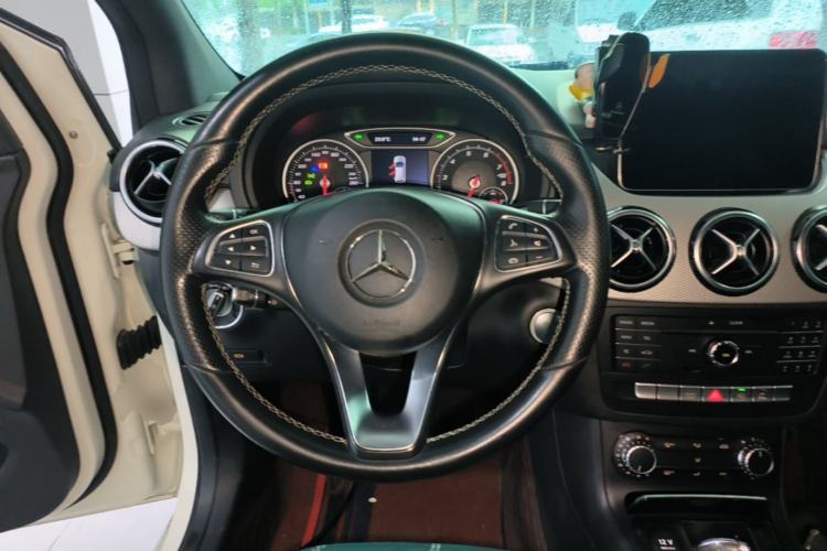 Used Mercedes-Benz B-Class 2017 B 200 Sport Edition Steering Wheel