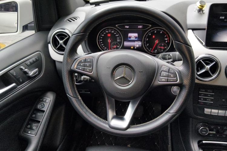 Used Mercedes-Benz B-Class 2017 B 200 Fashion Model Steering Wheel