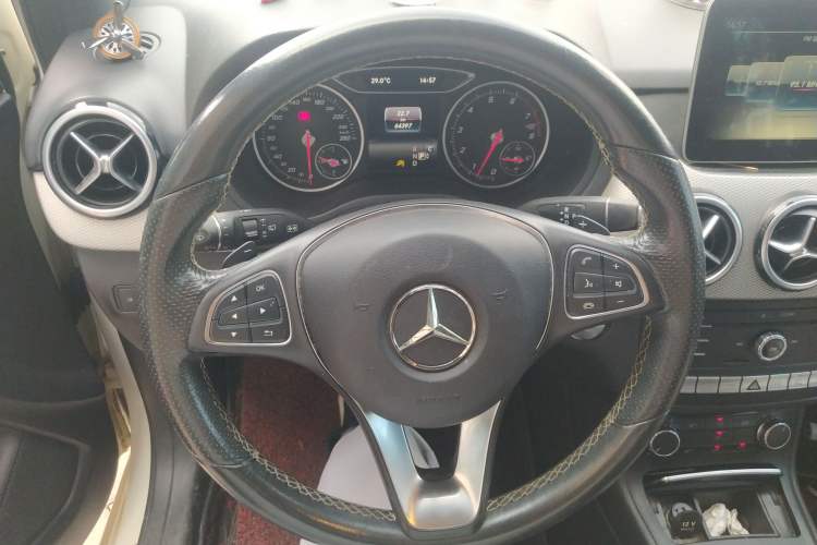 Used Mercedes-Benz B-Class 2017 B 200 Sport Edition Steering Wheel