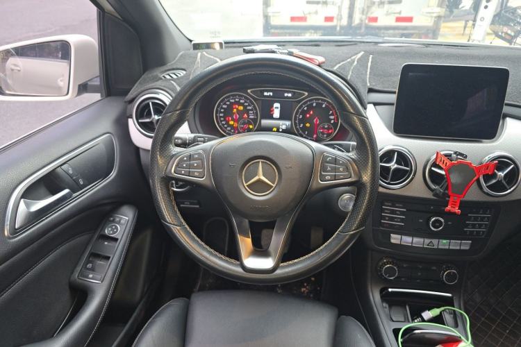 Used Mercedes-Benz B-Class 2017 B 200 Sport Edition Steering Wheel