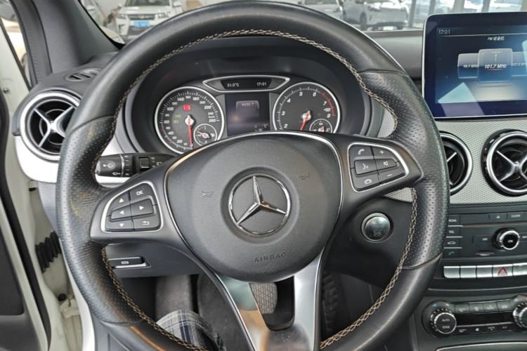 Used Mercedes-Benz B-Class 2017 B 200 Fashion Model Steering Wheel