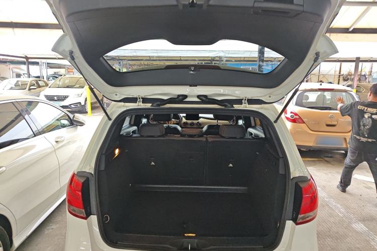 Used Mercedes-Benz B-Class 2017 B 200 Sport Edition Trunk