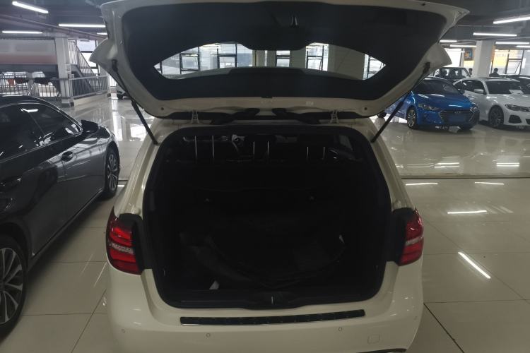 Used Mercedes-Benz B-Class 2017 B 200 Fashion Model Trunk