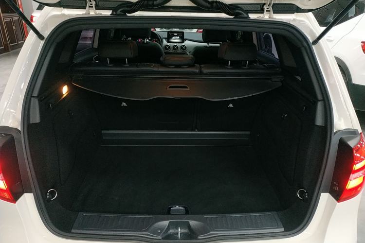 Used Mercedes-Benz B-Class 2017 B 200 Fashion Model Trunk