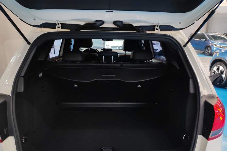 Used Mercedes-Benz B-Class 2017 B 200 Sport Edition Trunk