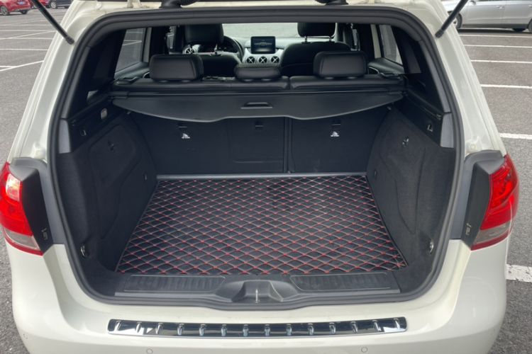 Used Mercedes-Benz B-Class 2017 B 200 Sport Edition Trunk