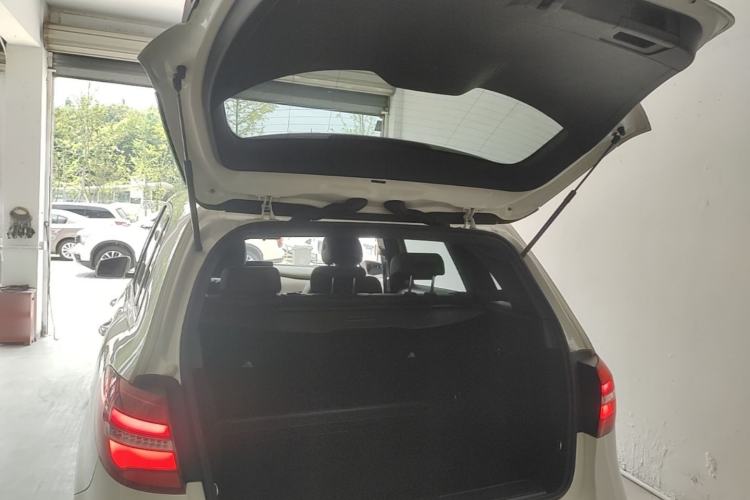Used Mercedes-Benz B-Class 2017 B 200 Fashion Model Trunk