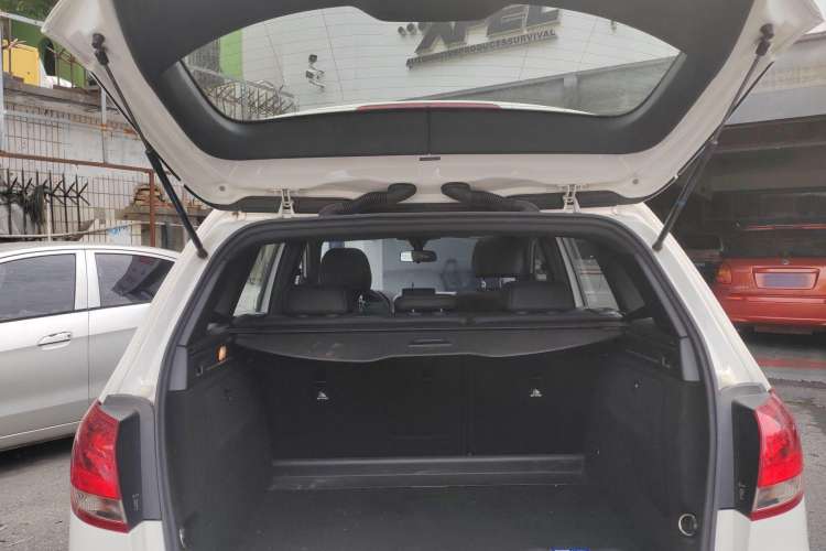 Used Mercedes-Benz B-Class 2017 B 200 Sport Edition Trunk