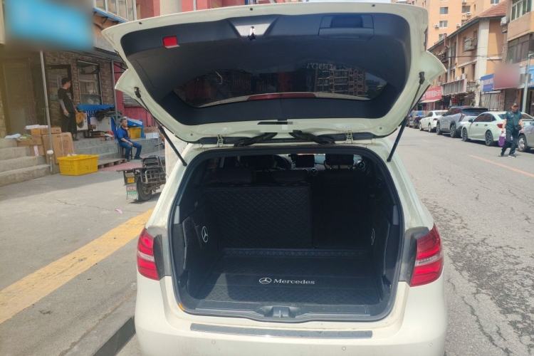 Used Mercedes-Benz B-Class 2017 B 200 Fashion Model Trunk
