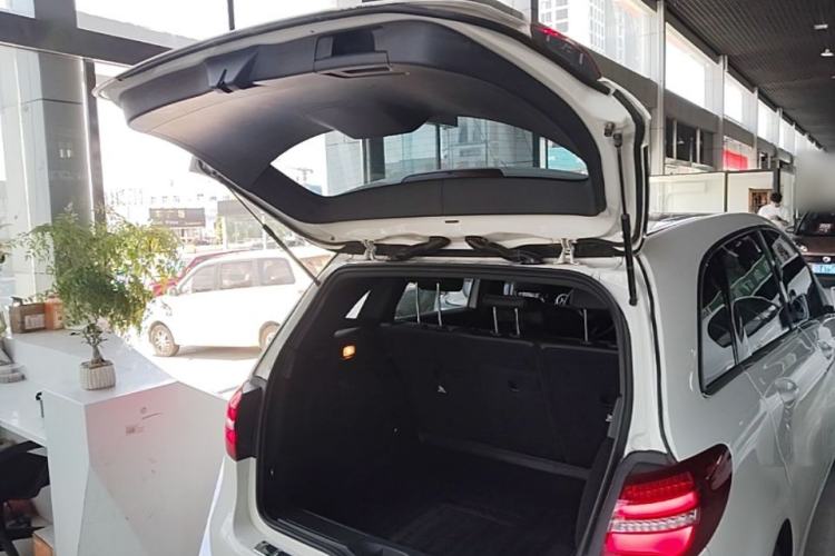 Used Mercedes-Benz B-Class 2017 B 200 Fashion Model Trunk