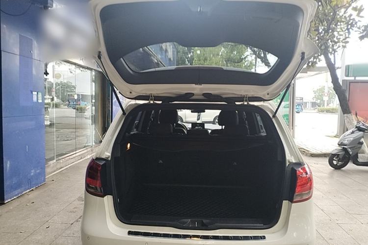 Used Mercedes-Benz B-Class 2017 B 200 Sport Edition Trunk