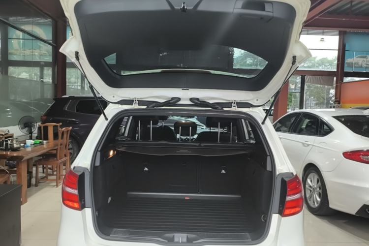 Used Mercedes-Benz B-Class 2017 B 200 Fashion Model Trunk