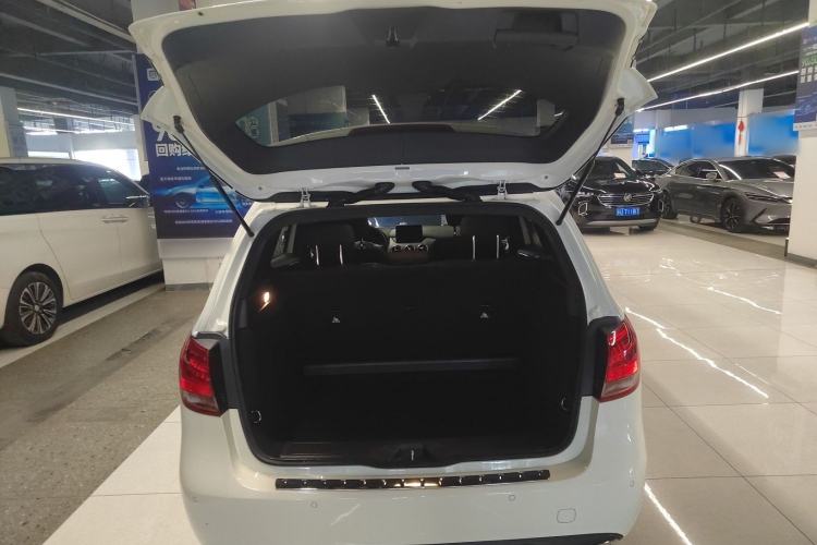 Used Mercedes-Benz B-Class 2017 B 180 Trunk