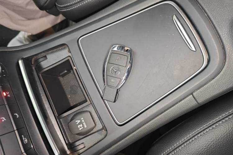 Used Mercedes-Benz B-Class 2017 B 200 Sport Edition Vehicle Key