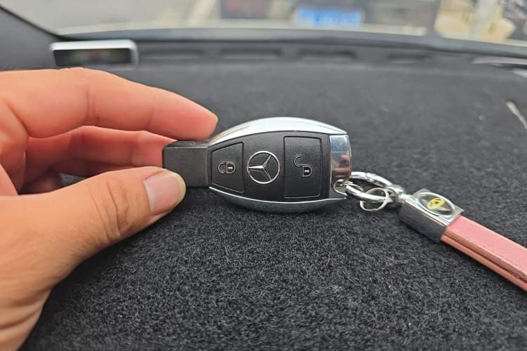 Used Mercedes-Benz B-Class 2017 B 200 Sport Edition Vehicle Key