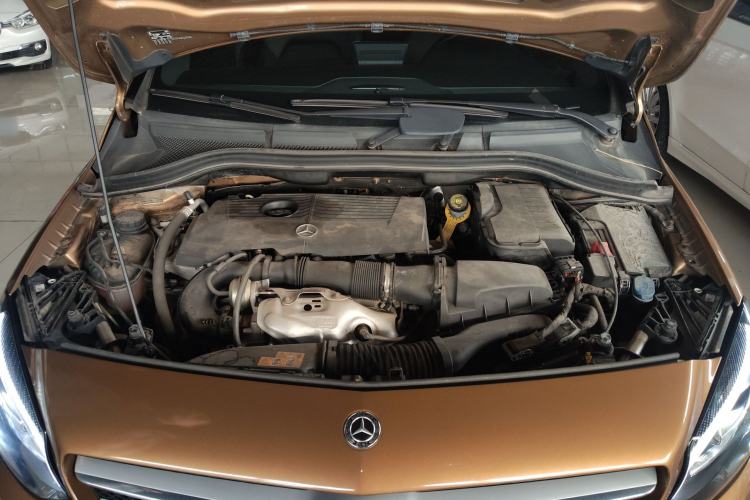 Used Mercedes-Benz B-Class 2017 B 200 Fashion Model Engine Bay