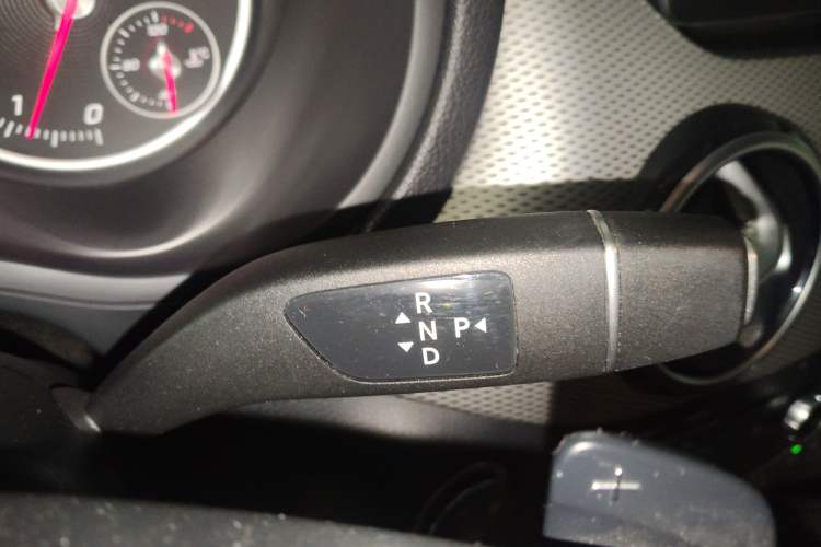 Used Mercedes-Benz B-Class 2017 B 200 Fashion Model Gear Lever