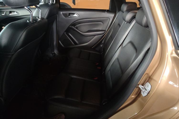 Used Mercedes-Benz B-Class 2017 B 200 Fashion Model Left Rear Seat