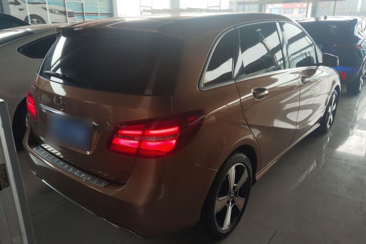 Used Mercedes-Benz B-Class 2017 B 200 Fashion Model Rear Right 45 Deg