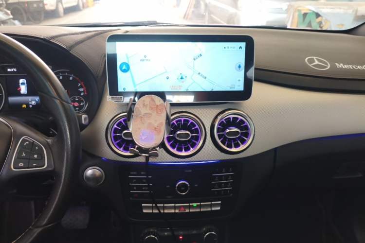 Used Mercedes-Benz B-Class 2018 B 200 Sport Edition Audio And AC Panel