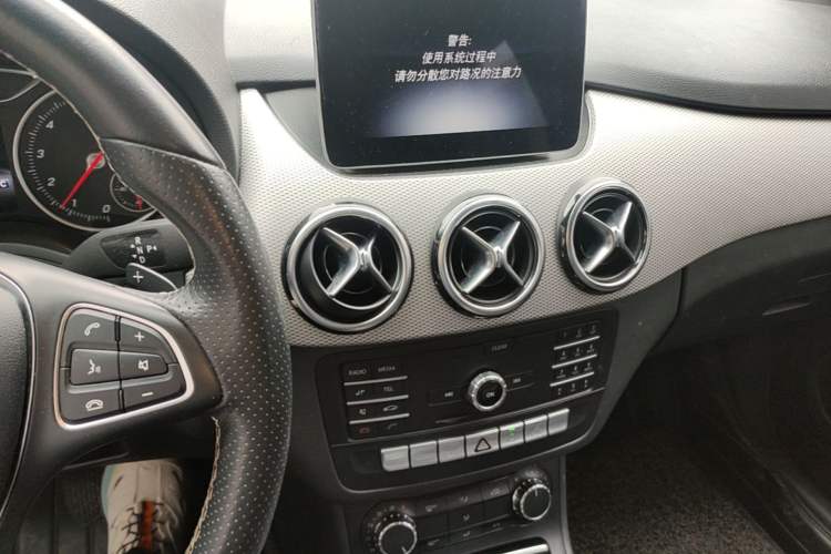 Used Mercedes-Benz B-Class 2018 B 200 Sport Edition Audio And AC Panel