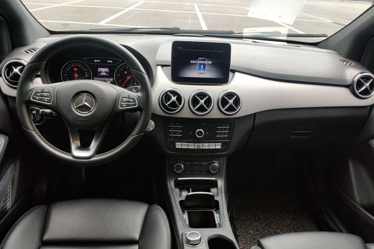 Used Mercedes-Benz B-Class 2018 B 200 Sport Edition Center Console