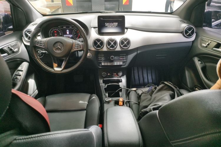 Used Mercedes-Benz B-Class 2018 B 200 Fashion Model Center Console