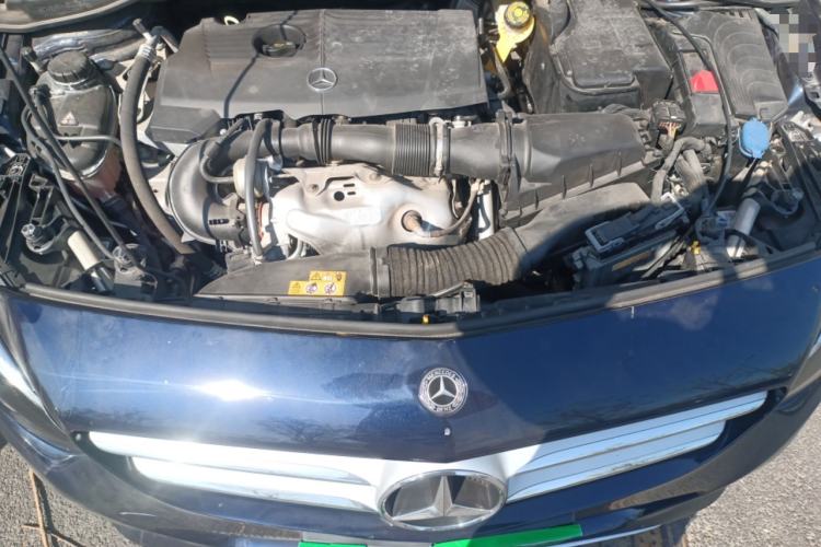 Used Mercedes-Benz B-Class 2018 B 200 Fashion Model Engine Bay