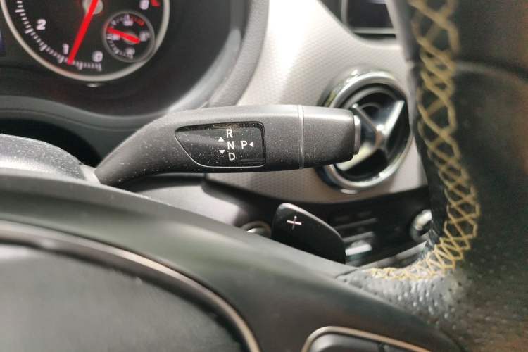Used Mercedes-Benz B-Class 2018 B 200 Fashion Model Gear Lever