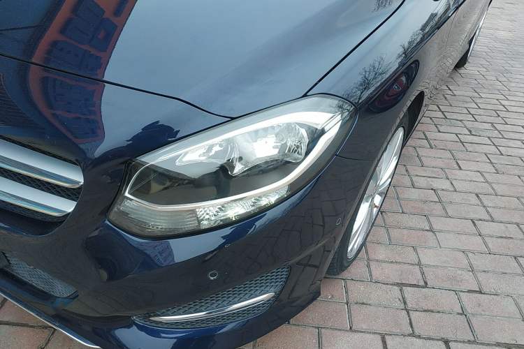 Used Mercedes-Benz B-Class 2018 B 200 Sport Edition Left Front Headlight