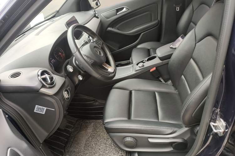 Used Mercedes-Benz B-Class 2018 B 200 Sport Edition Left Front Seat