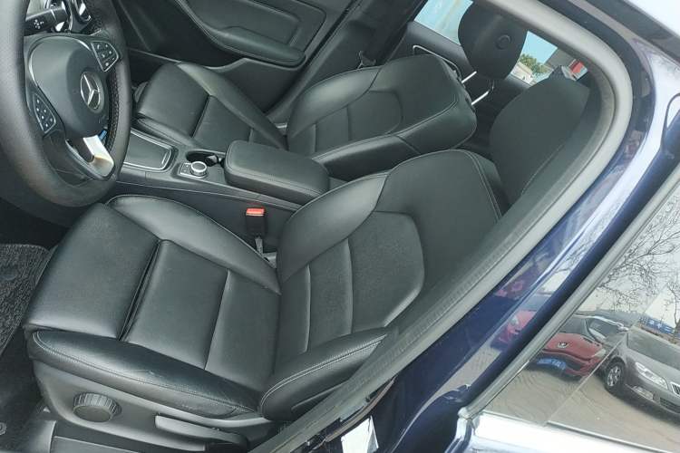 Used Mercedes-Benz B-Class 2018 B 200 Sport Edition Left Front Seat