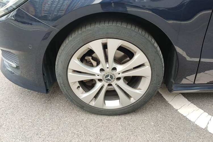 Used Mercedes-Benz B-Class 2018 B 200 Sport Edition Left Front Wheel Hub