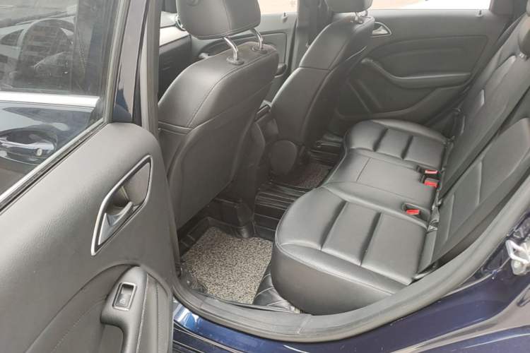Used Mercedes-Benz B-Class 2018 B 200 Sport Edition Left Rear Seat
