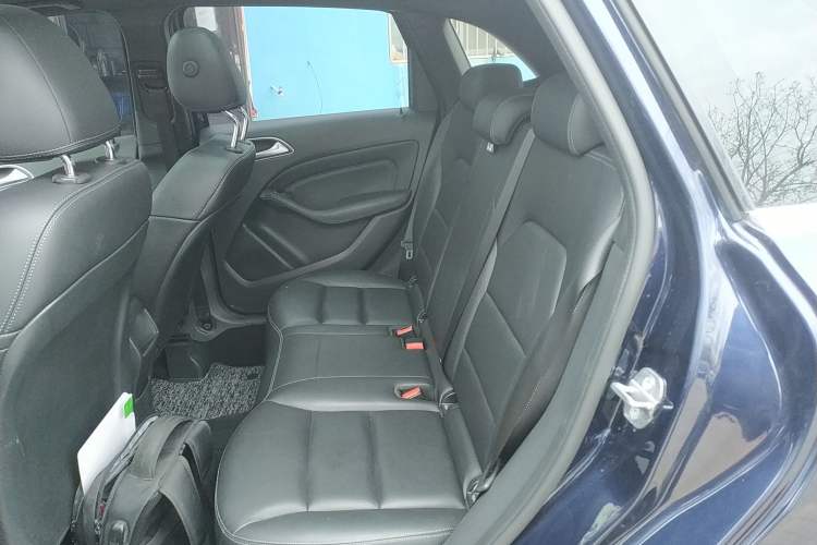 Used Mercedes-Benz B-Class 2018 B 200 Sport Edition Left Rear Seat