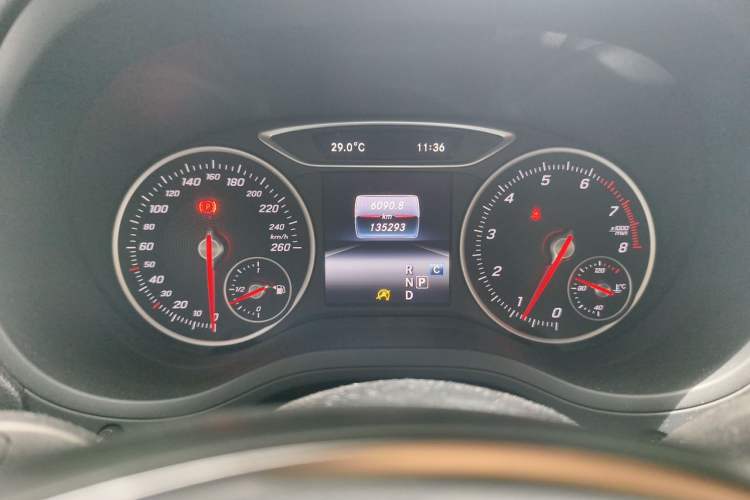 Used Mercedes-Benz B-Class 2018 B 200 Fashion Model Odometer Close Up