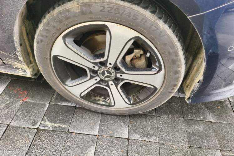 Used Mercedes-Benz B-Class 2018 B 200 Fashion Model Right Front Wheel Hub
