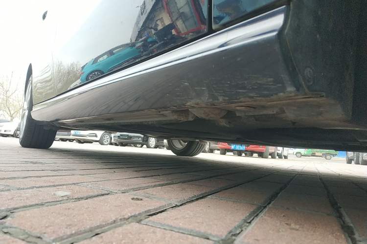 Used Mercedes-Benz B-Class 2018 B 200 Sport Edition Right Side Sill